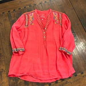 Gorgeous JOHNNY WAS top 🌸